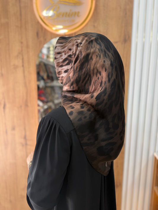 Armine Nostalji Serisi Sura İpek Eşarp 8435 09 — Kahverengi [stokoz:h0gxcy9NKntorLWn2dYK%3AKahverengi%3A0%3Afj1y6]