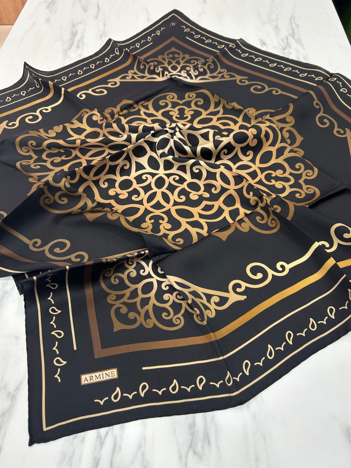 Armine Nostalji Serisi Sura İpek Eşarp 8650 30 — Siyah [stokoz:f43jPCytEdoKLeG8xCvA%3ASiyah%3A2%3A3td1o0]