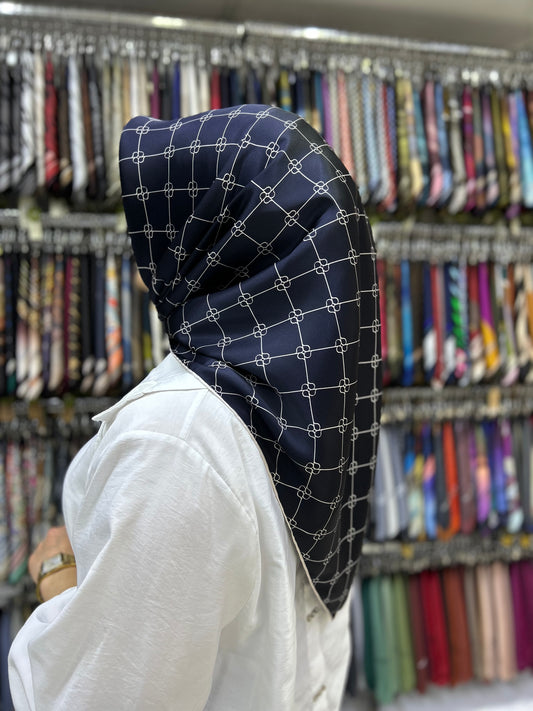 Armine Nostalji Serisi Sura İpek Eşarp 8555 15 — Lacivert [stokoz:EoPnZsyJBpVsKiH24Zp8%3ALacivert%3A0%3A1bikuvh]