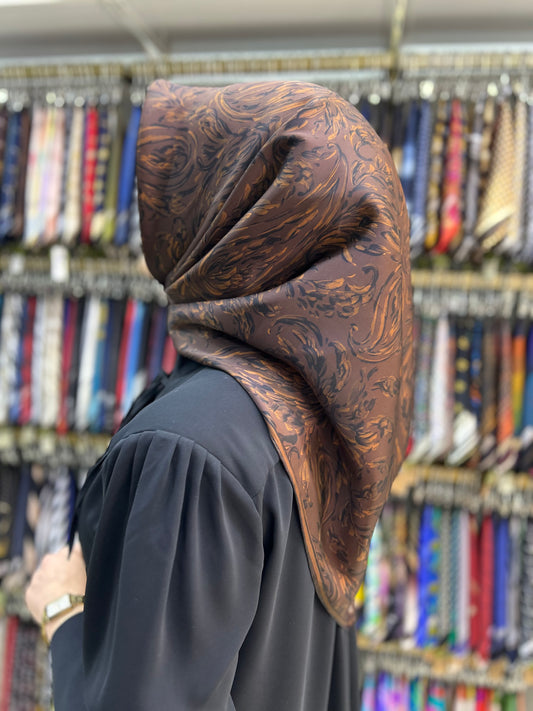Armine Nostalji Serisi Sura İpek Eşarp 9431 80 — Kahverengi [stokoz:36dRj2PbugzYZ3HCFFfm%3AKahverengi%3A0%3Ac7yrci]